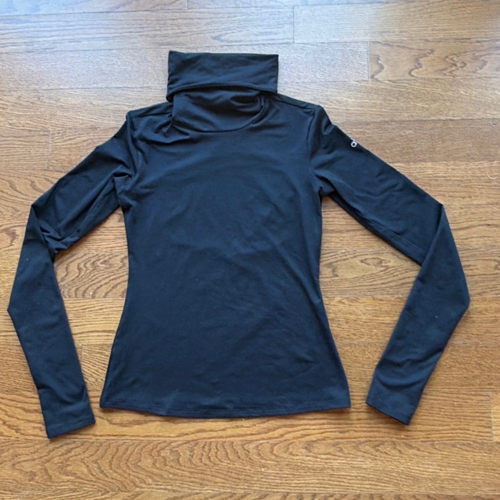 Alo top in good condition